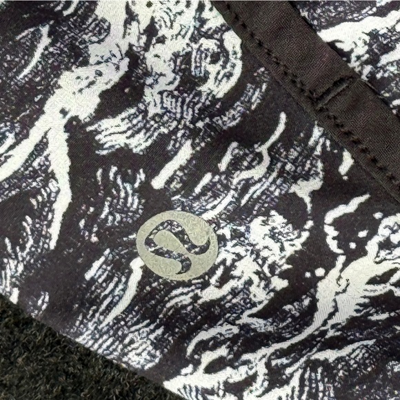lululemon athletica Wave Pattern Athletic Shorts #140 - Picture 3 of 4